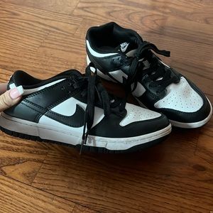 Low top panda dunks size 6.5